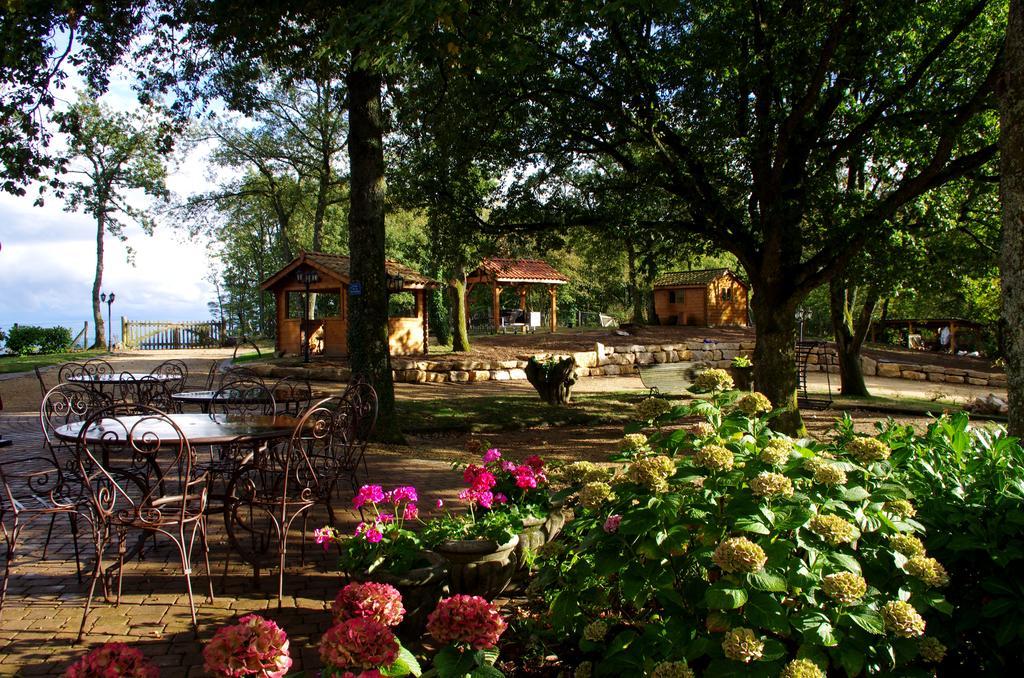 Auberge Les Tables Du Ban Saint-Pierre-la-Palud Exterior photo